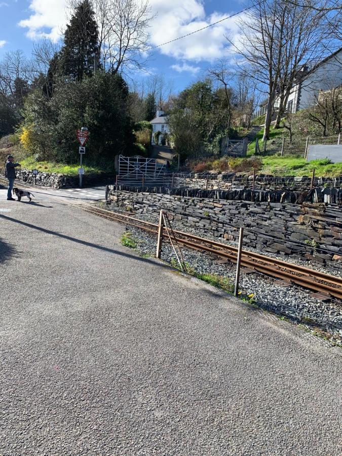 Snowdonia Rock Cottage - Cosy And Pet Friendly Penrhyndeudreath Exterior foto