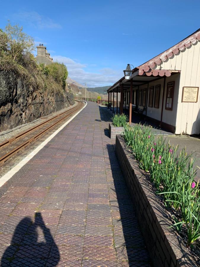 Snowdonia Rock Cottage - Cosy And Pet Friendly Penrhyndeudreath Exterior foto